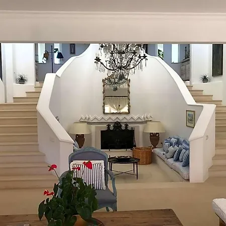 Sleeps 10 Pool Air Con Wifi Вилла