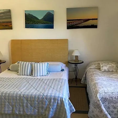 Sleeps 10 Pool Air Con Wifi